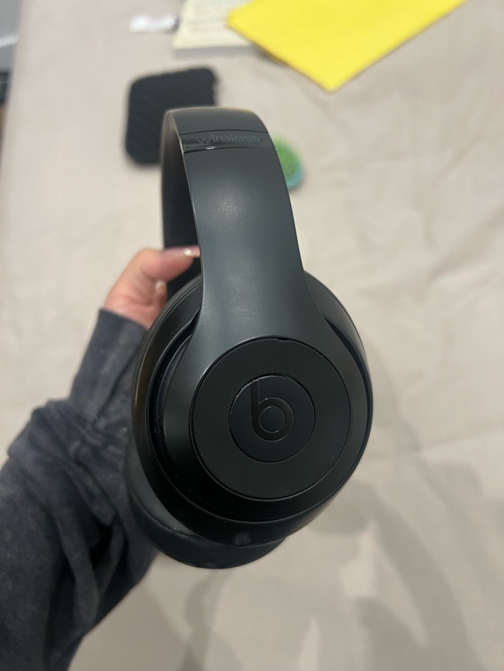 Beats Studio3 Wireless Noise Cancelling Headphones - Picture 8 of 10
